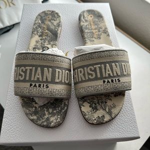 DIOR DWAY SLIDE Gray Toile de Jouy Embroidered Cotton **EXCELLENT CONDITION **
